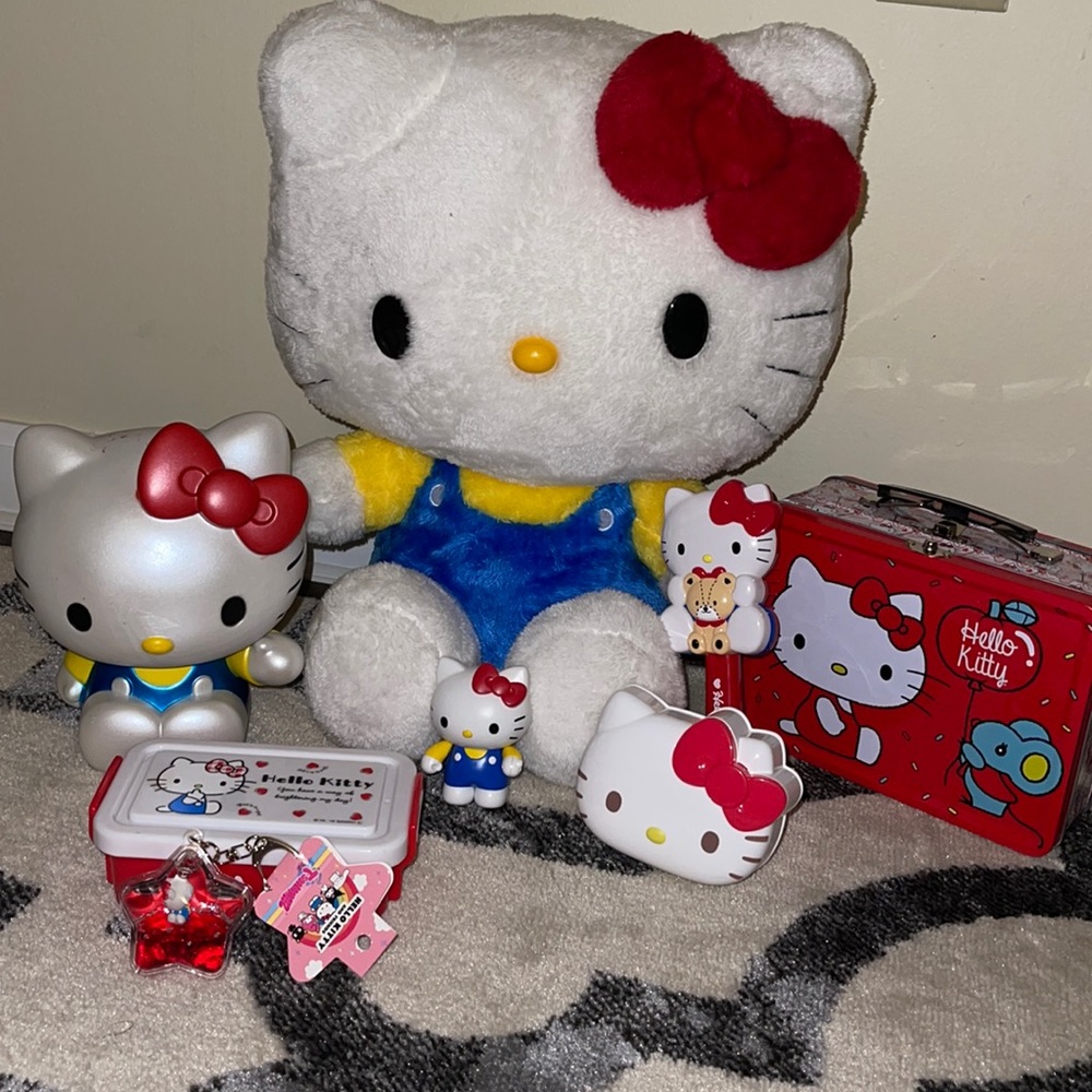 Classic Hello Kitty Bundle